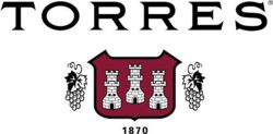 Das Miguel Torres Logo zeigt das stilisierte Wappen mit drei Türmen, Weintrauben und dem Jahr 1870 darunter. Eine Marke für exzellente Weine!