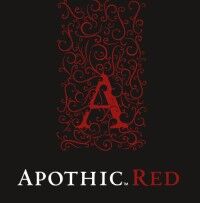 Logo des Weins Apothic Red mit dekorativem roten "A" auf schwarzem Hintergrund. Perfekt für Weinliebhaber!